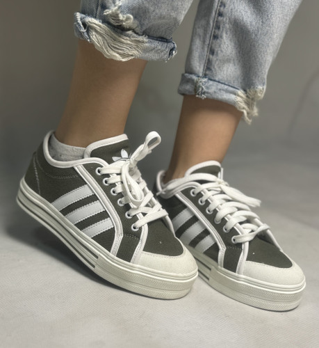 کتونی کف تخت آدیداس